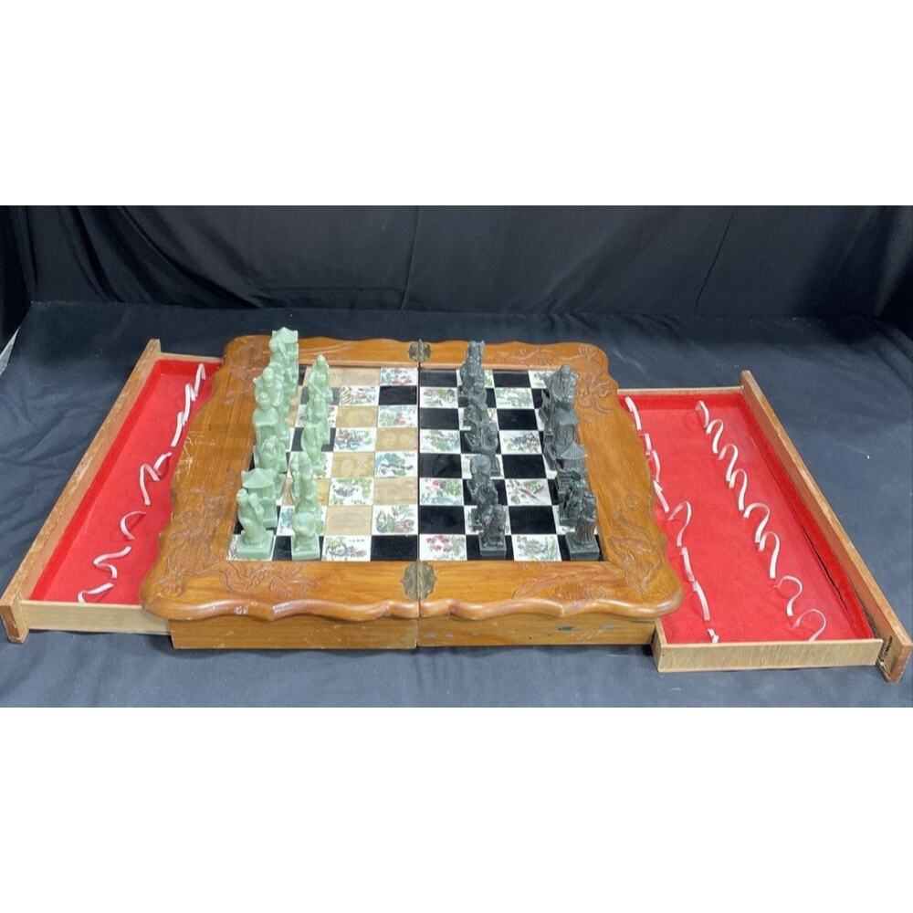 VINTAGE INLAID ASIAN SOAPSTONE JADE CHESS SET IN CASE